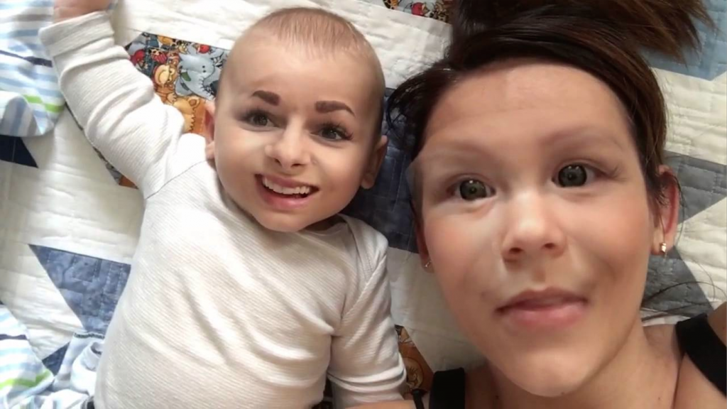 troca de rostos Snapchat mãe e baby