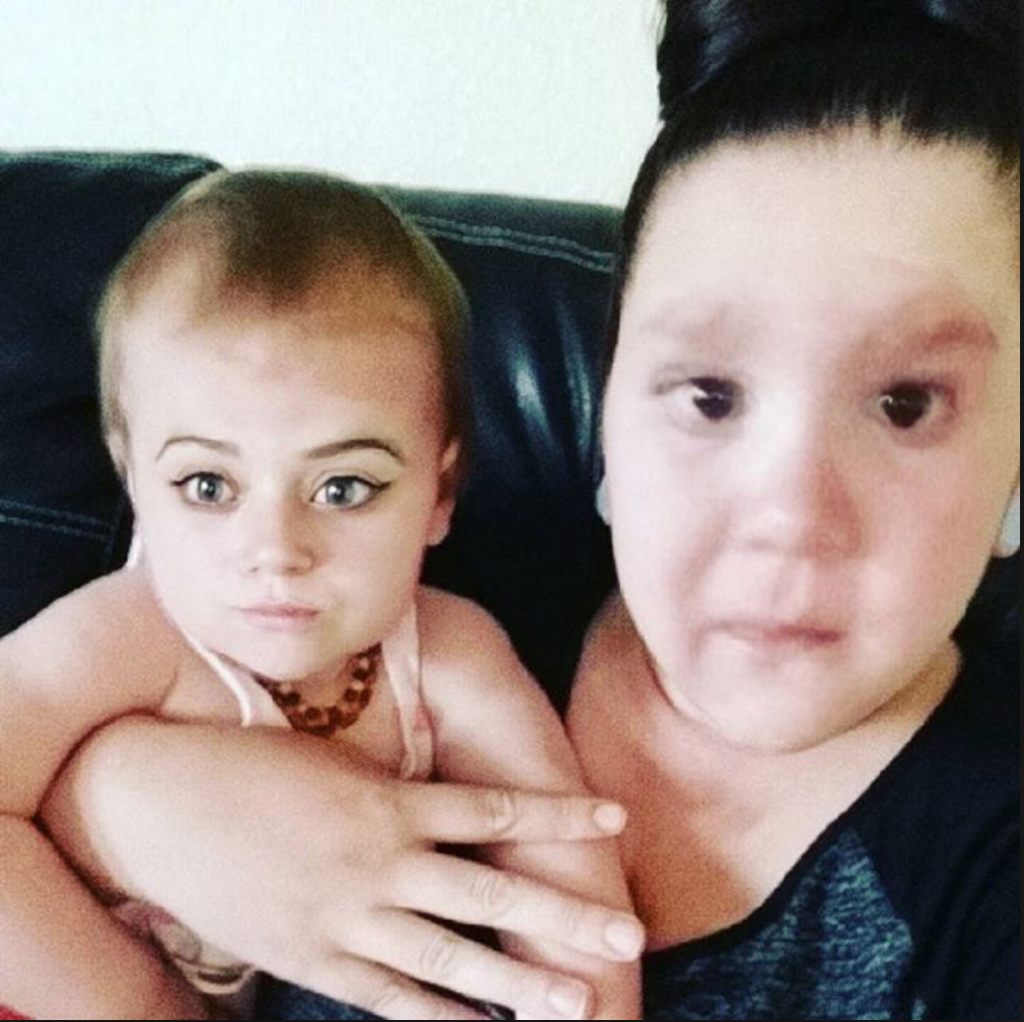 troca de rostos aplicativo Snapchat mãe e baby