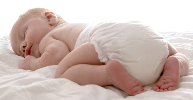 Bebê pode dormir de bruços? | Pikuruxo
